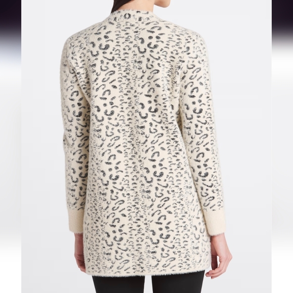 Women's Leopard Print Sweater - Picture 5 of 6